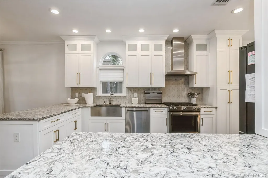 6 Valley Lane Huntington NY 11743