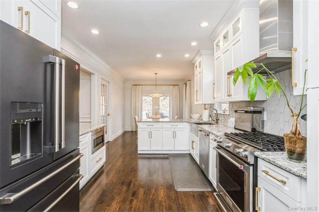 6 Valley Lane Huntington NY 11743