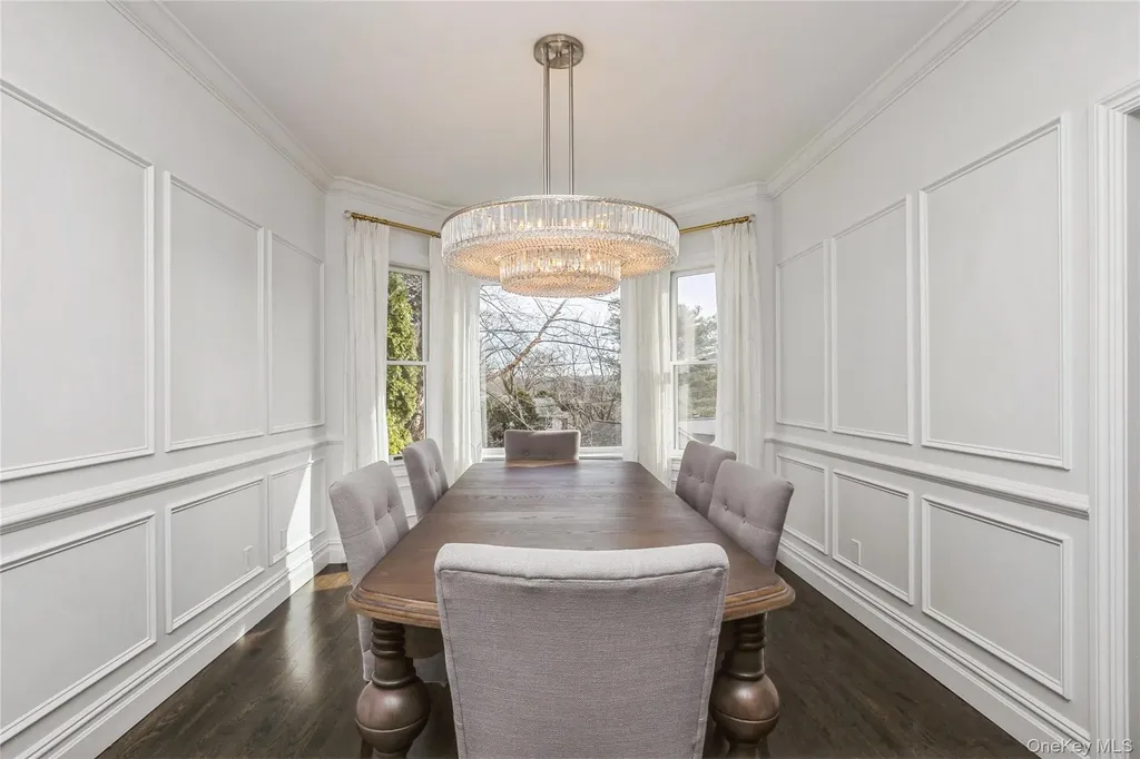 6 Valley Lane Huntington NY 11743