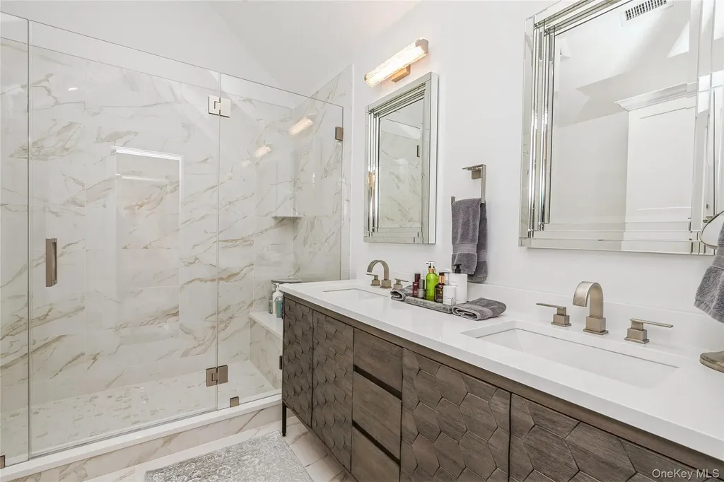 6 Valley Lane Huntington NY 11743
