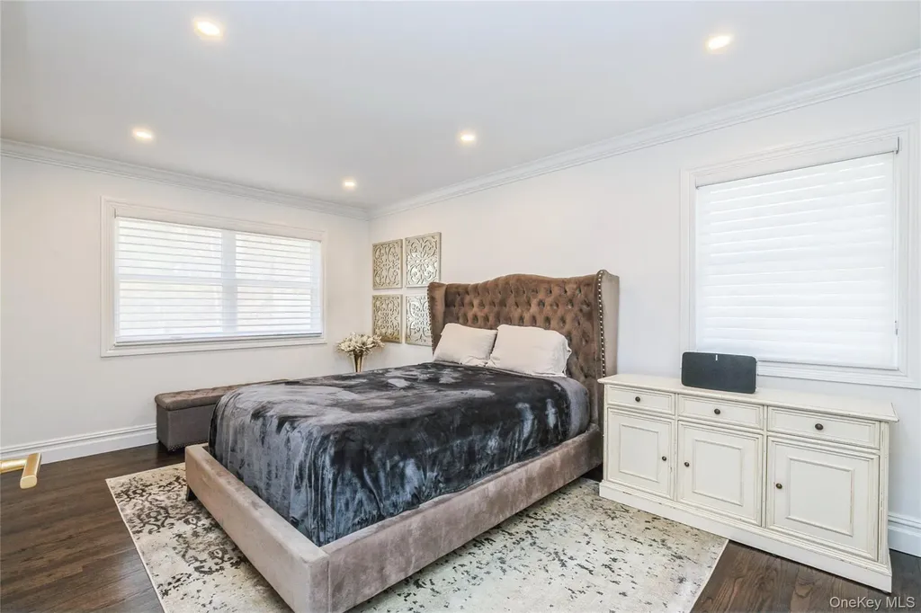 6 Valley Lane Huntington NY 11743