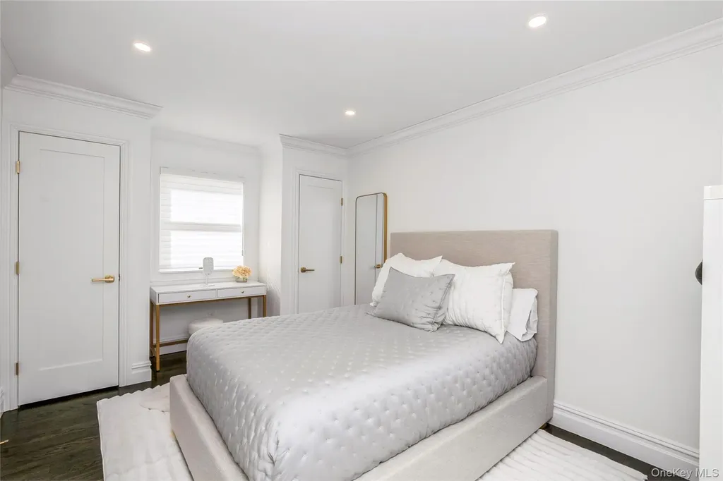 6 Valley Lane Huntington NY 11743