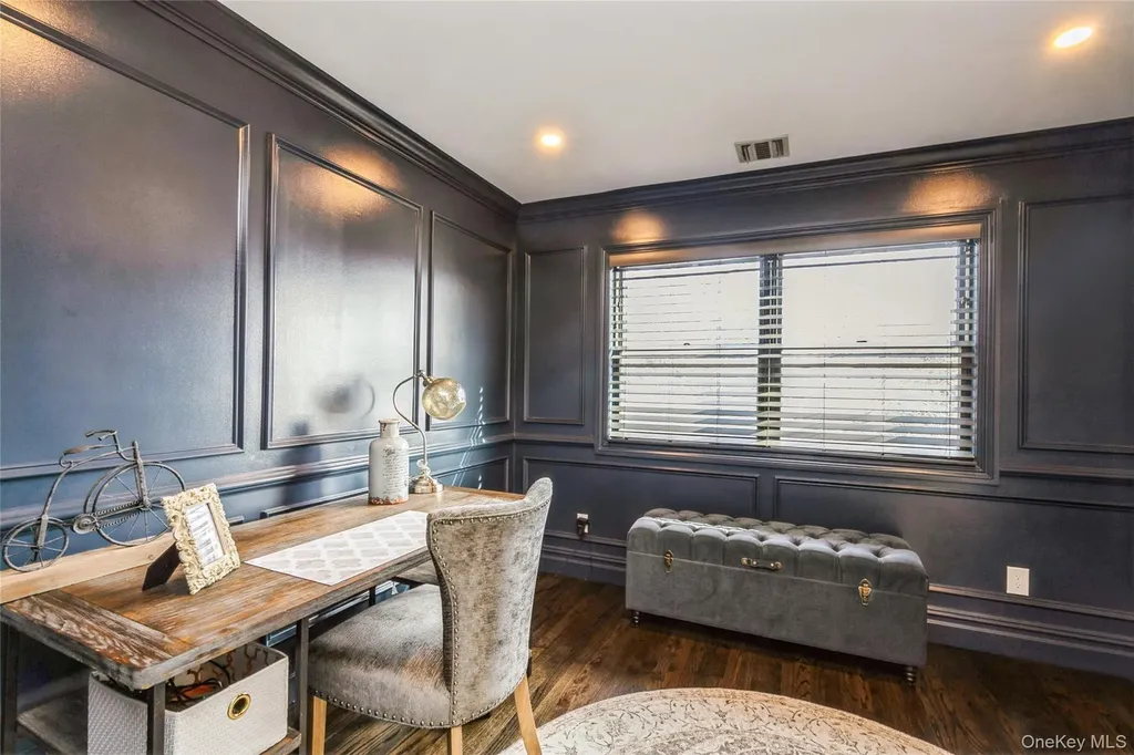 6 Valley Lane Huntington NY 11743