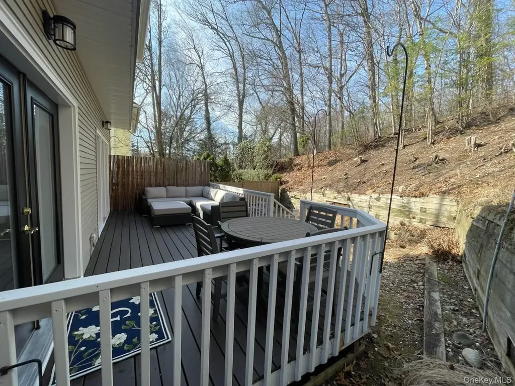 6 Valley Lane Huntington NY 11743