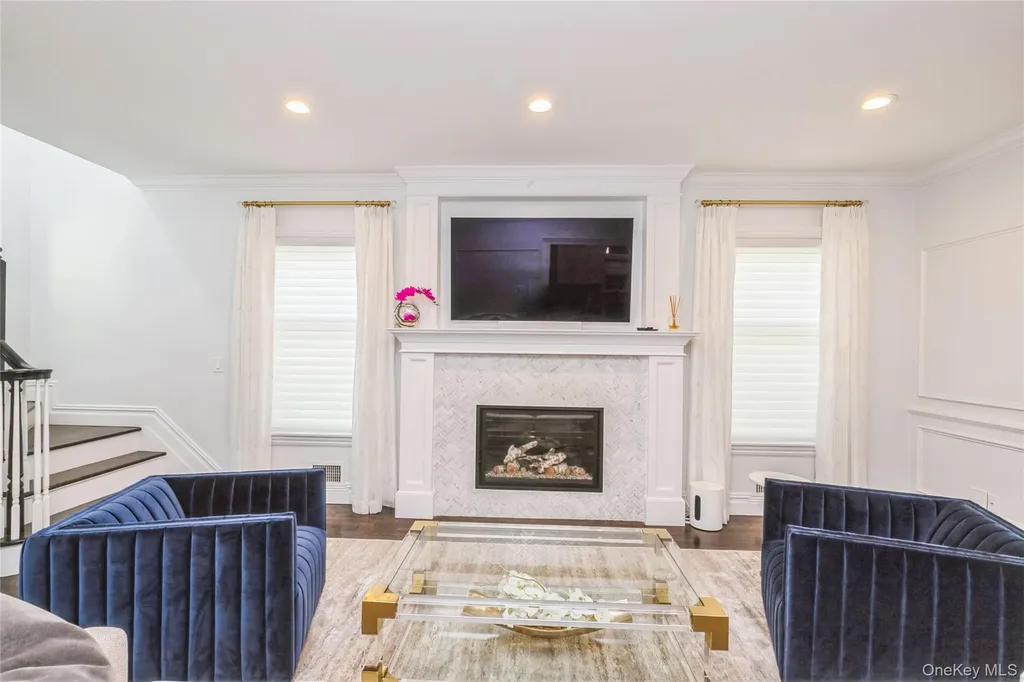 6 Valley Lane Huntington NY 11743