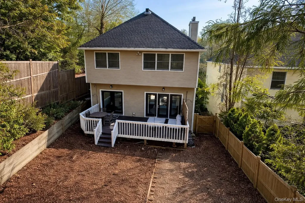 6 Valley Lane Huntington NY 11743