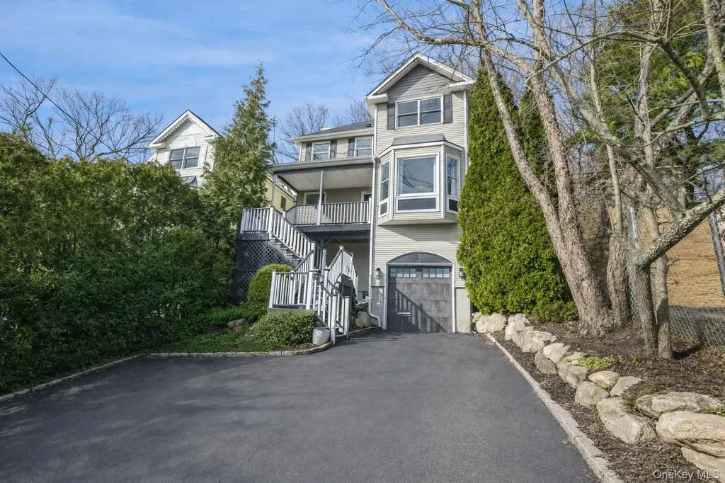 6 Valley Lane Huntington NY 11743