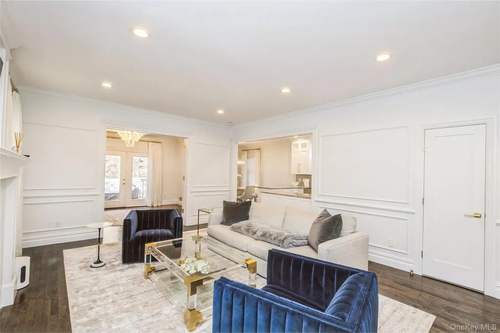6 Valley Lane Huntington NY 11743