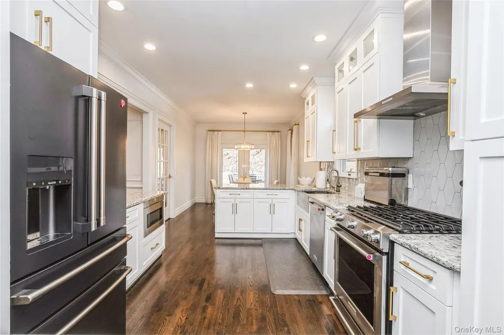 6 Valley Lane Huntington NY 11743