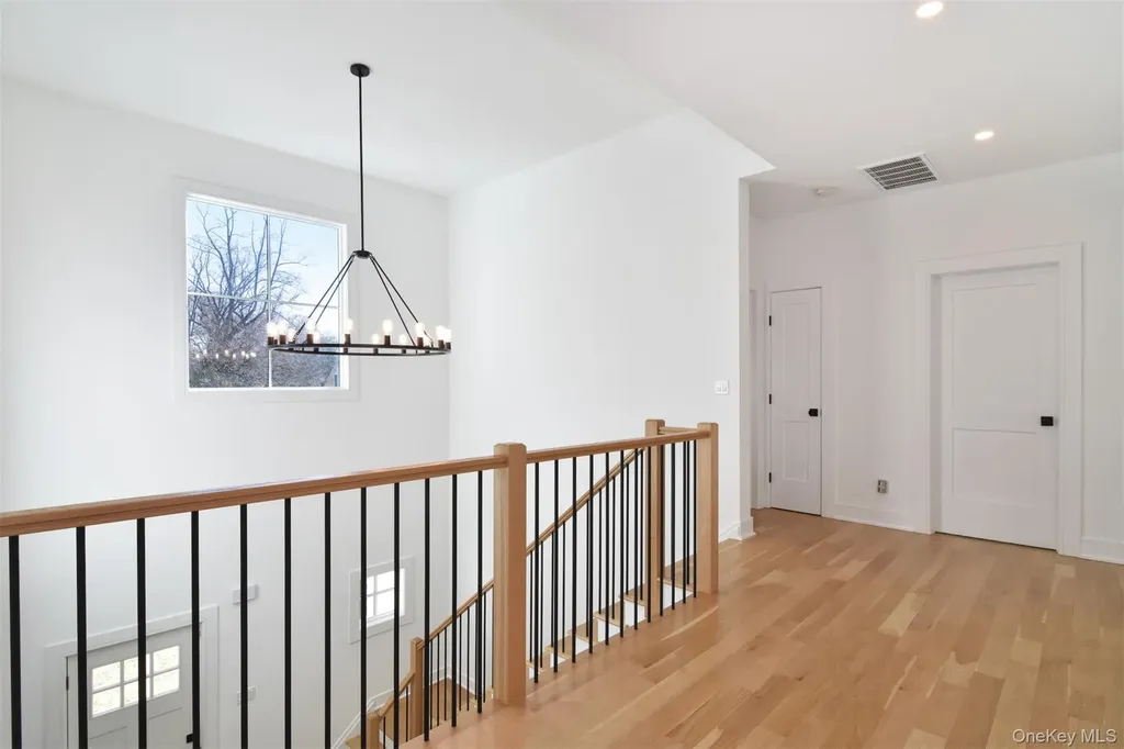 1606 Ellis Place Mamaroneck NY 10543