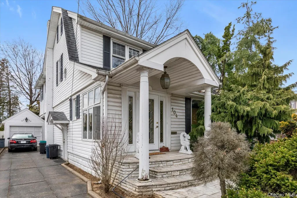 104 E. Melrose Street Valley Stream NY 11580