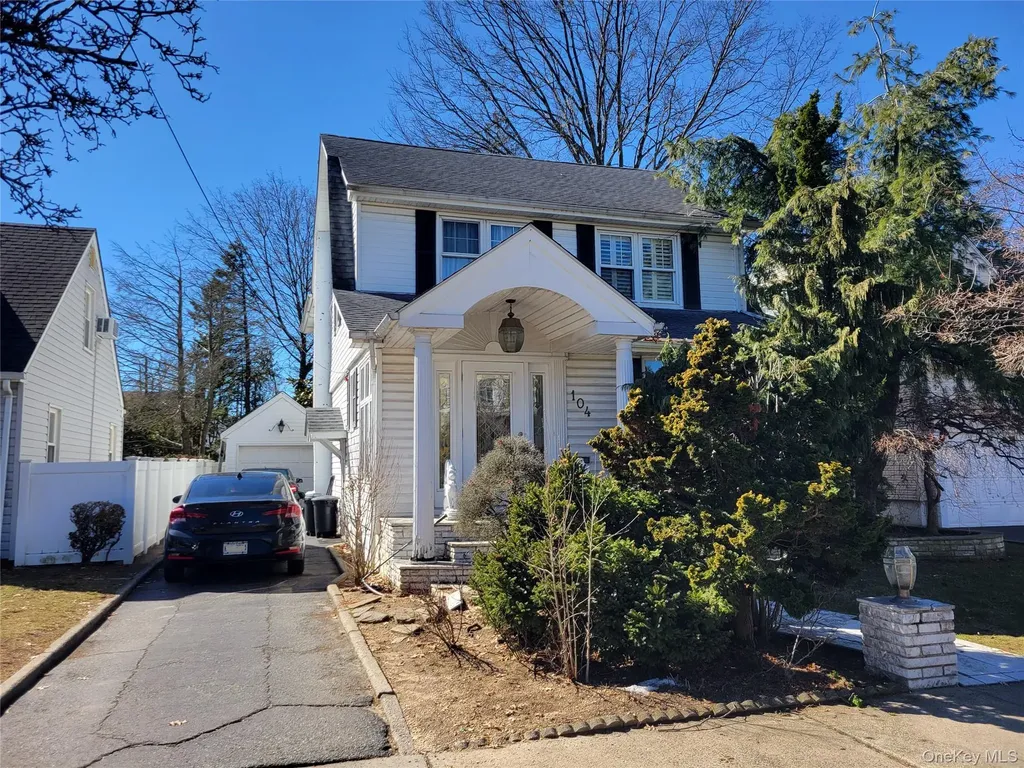 104 E. Melrose Street Valley Stream NY 11580