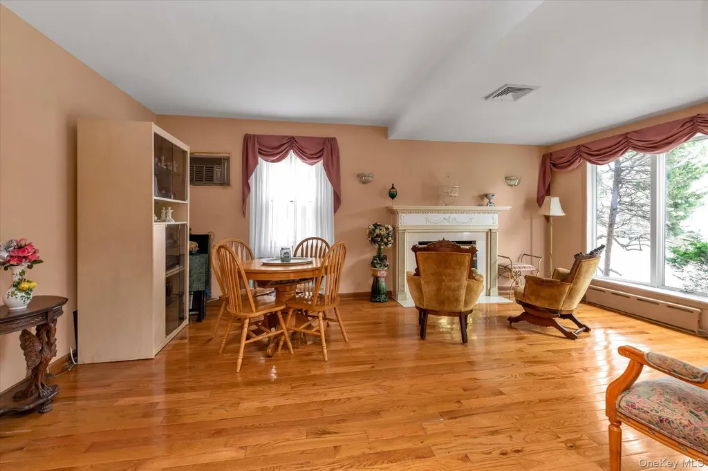 104 E. Melrose Street Valley Stream NY 11580
