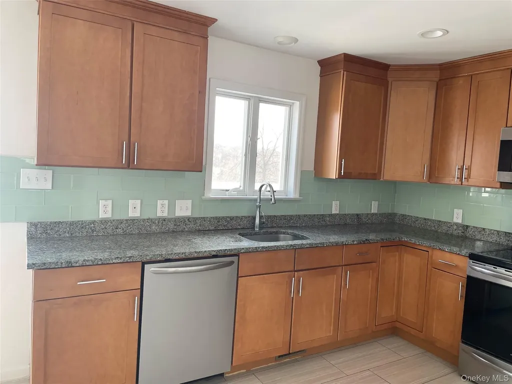 62 Gibson Place Yonkers NY 10705