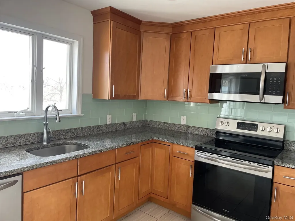 62 Gibson Place Yonkers NY 10705