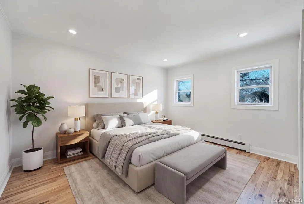 40 Durhamoc Lane North Babylon NY 11703