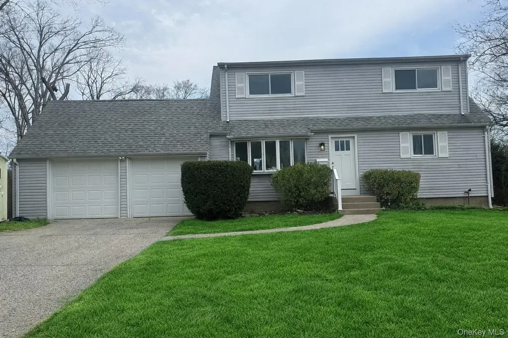 3 Vine Court Centereach NY 11720