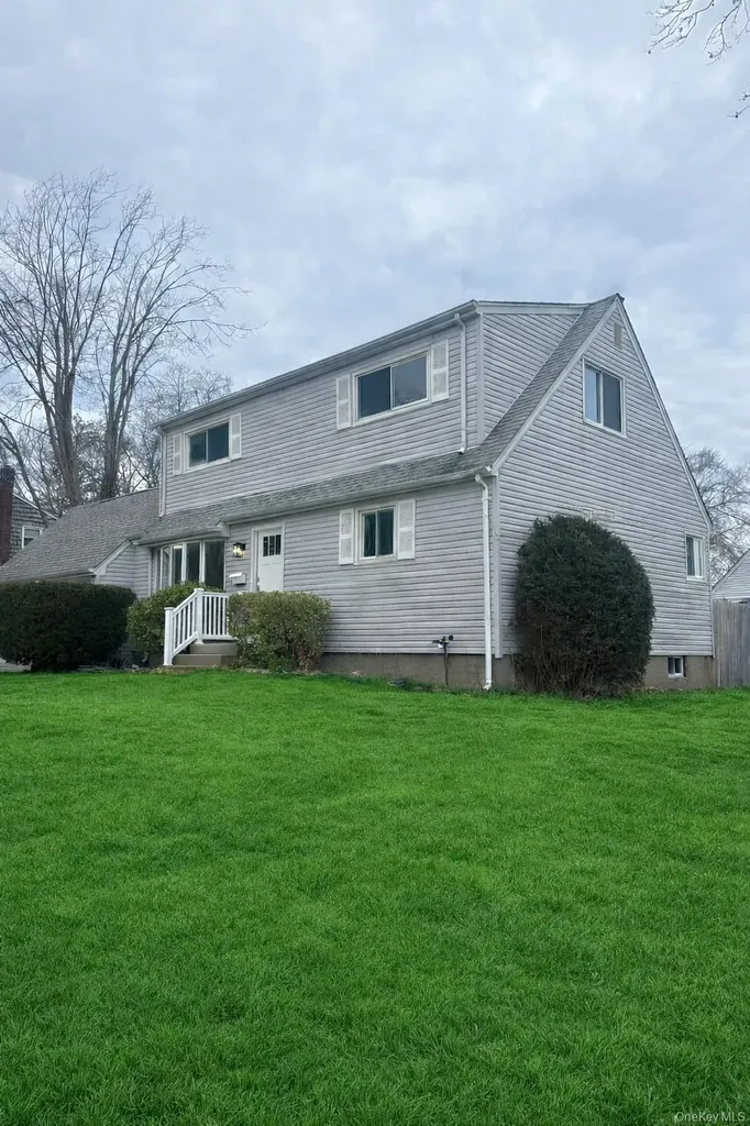 3 Vine Court Centereach NY 11720
