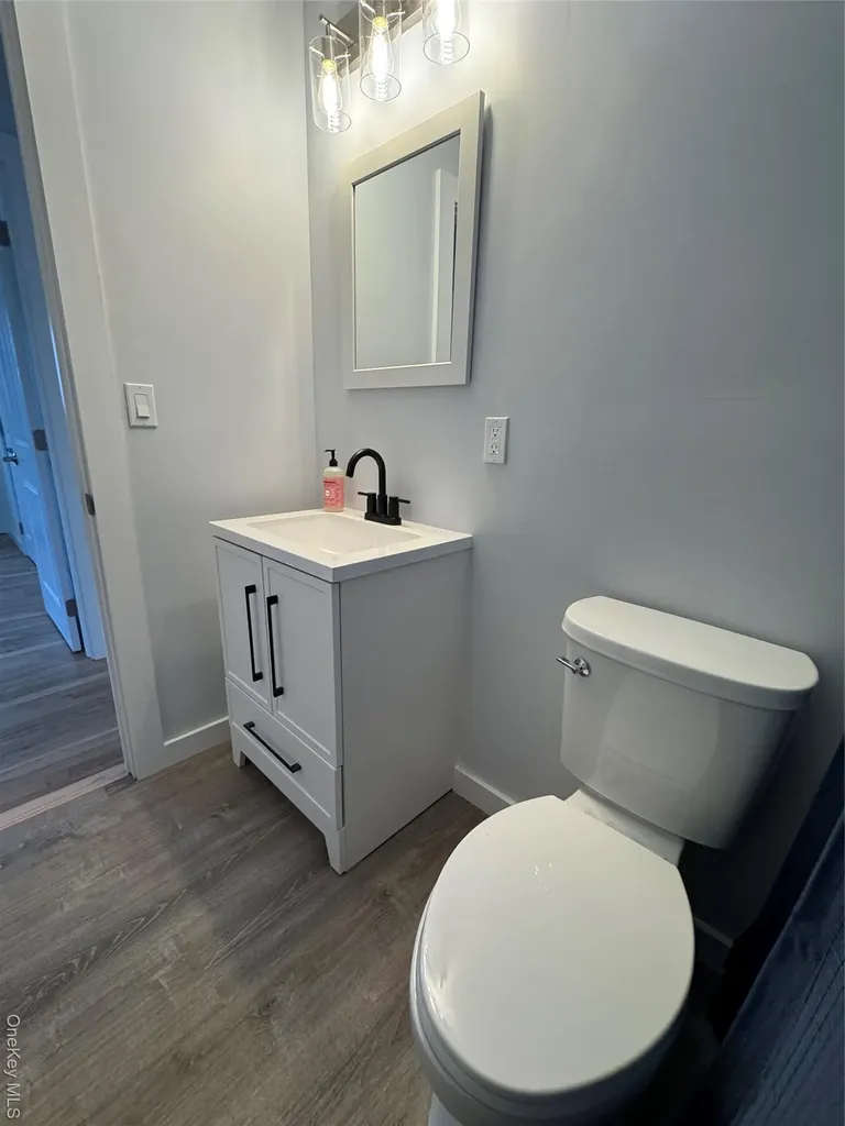 3 Vine Court Centereach NY 11720
