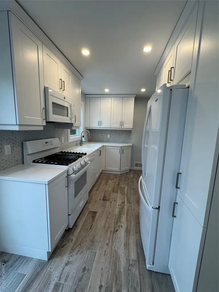 3 Vine Court Centereach NY 11720