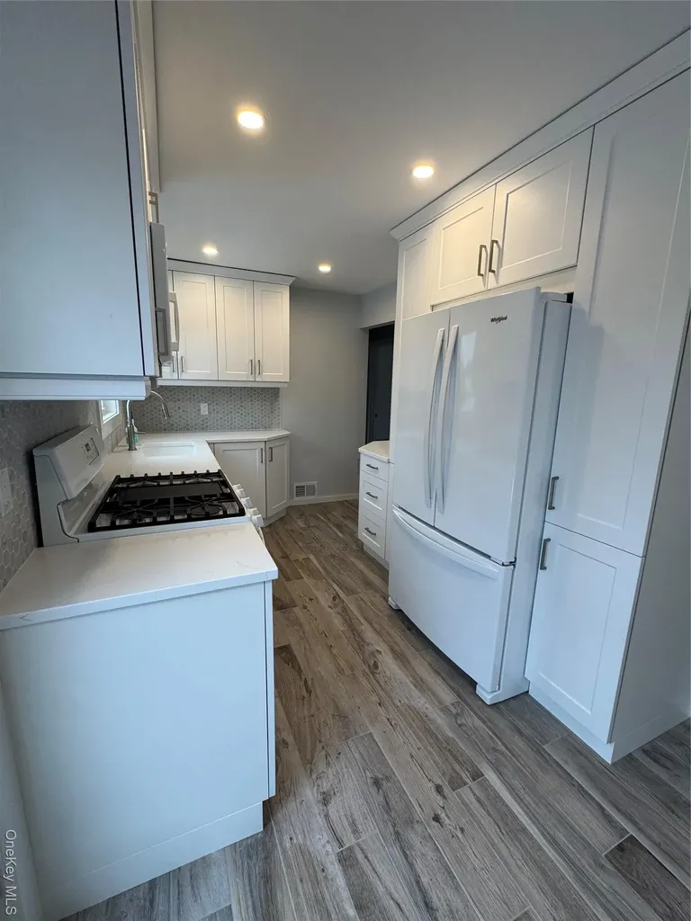 3 Vine Court Centereach NY 11720