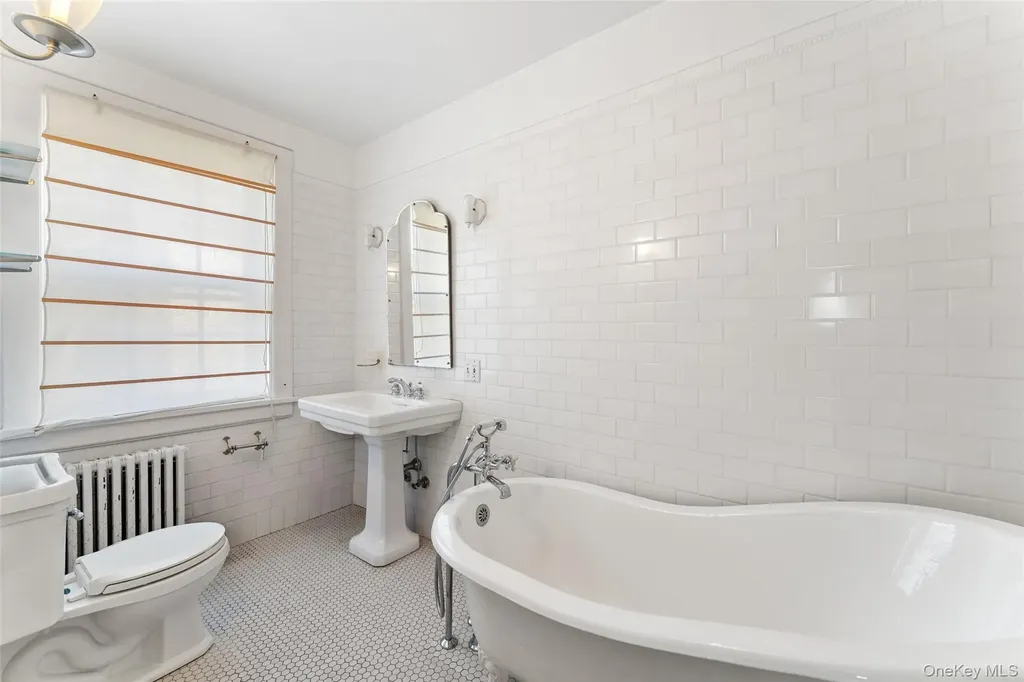 2 Oakwood Place Scarsdale NY 10583