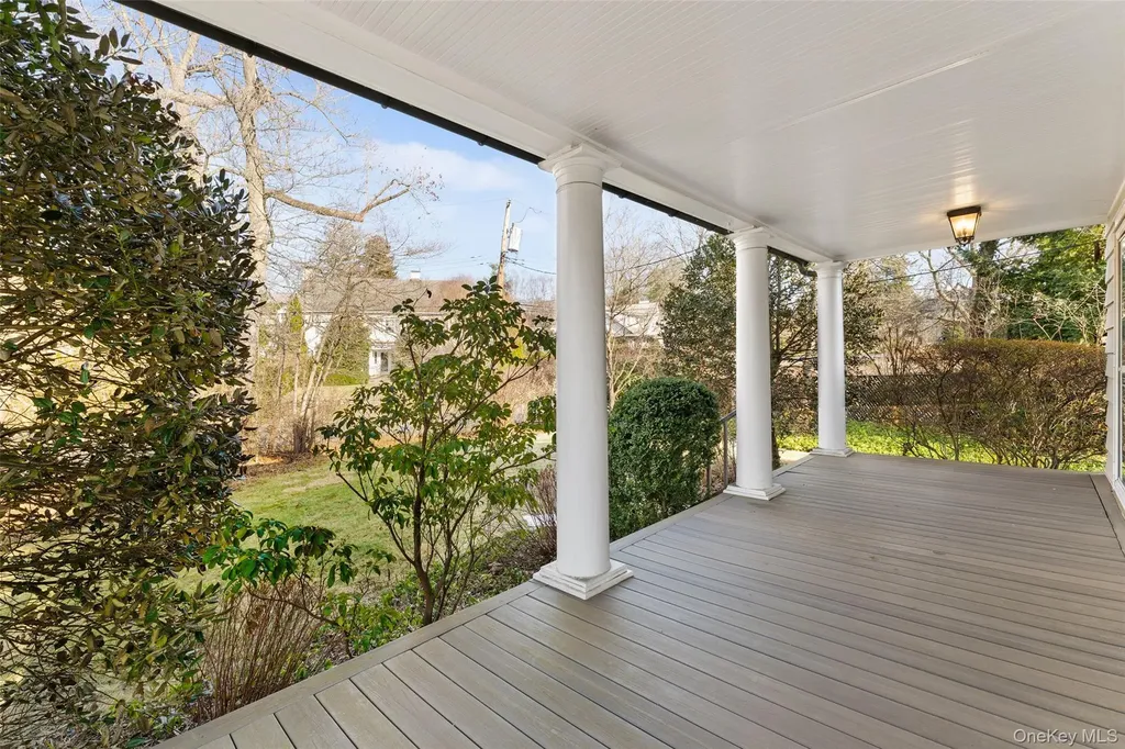 2 Oakwood Place Scarsdale NY 10583