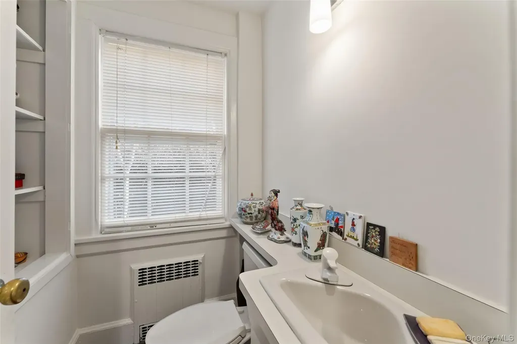 2 Oakwood Place Scarsdale NY 10583