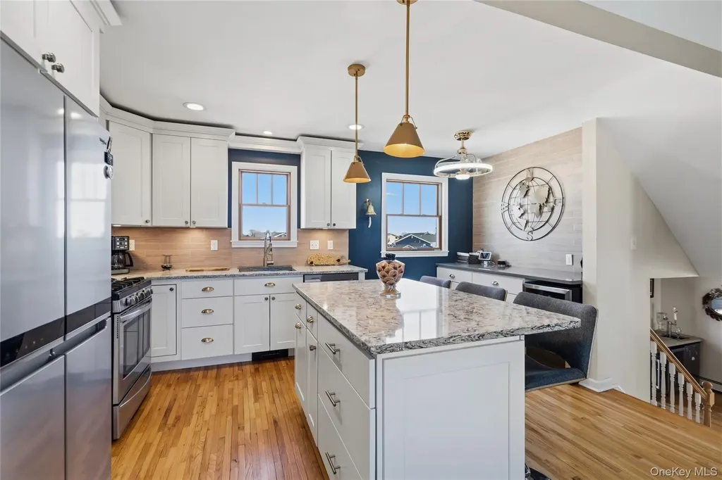 185 East Drive Copiague NY 11726