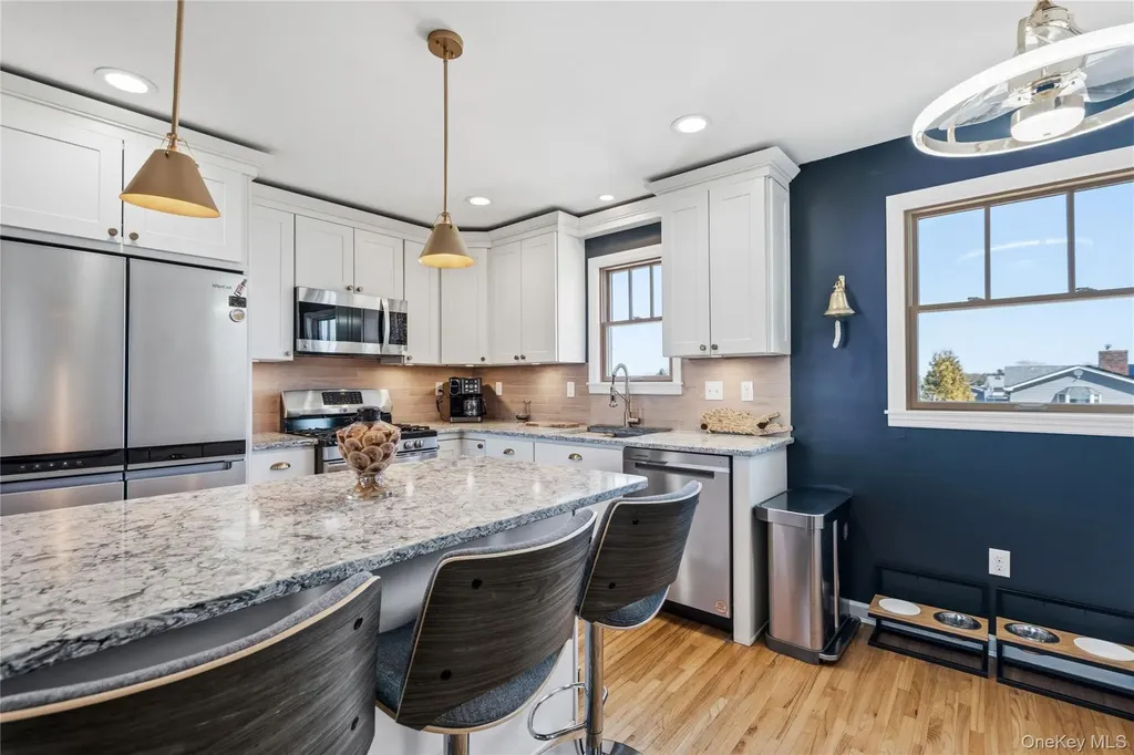 185 East Drive Copiague NY 11726
