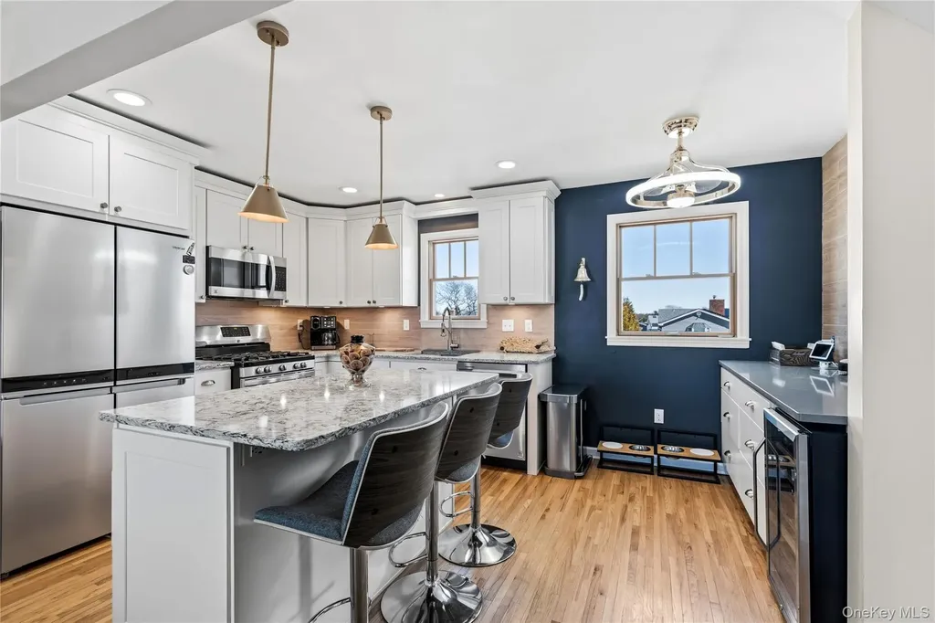 185 East Drive Copiague NY 11726