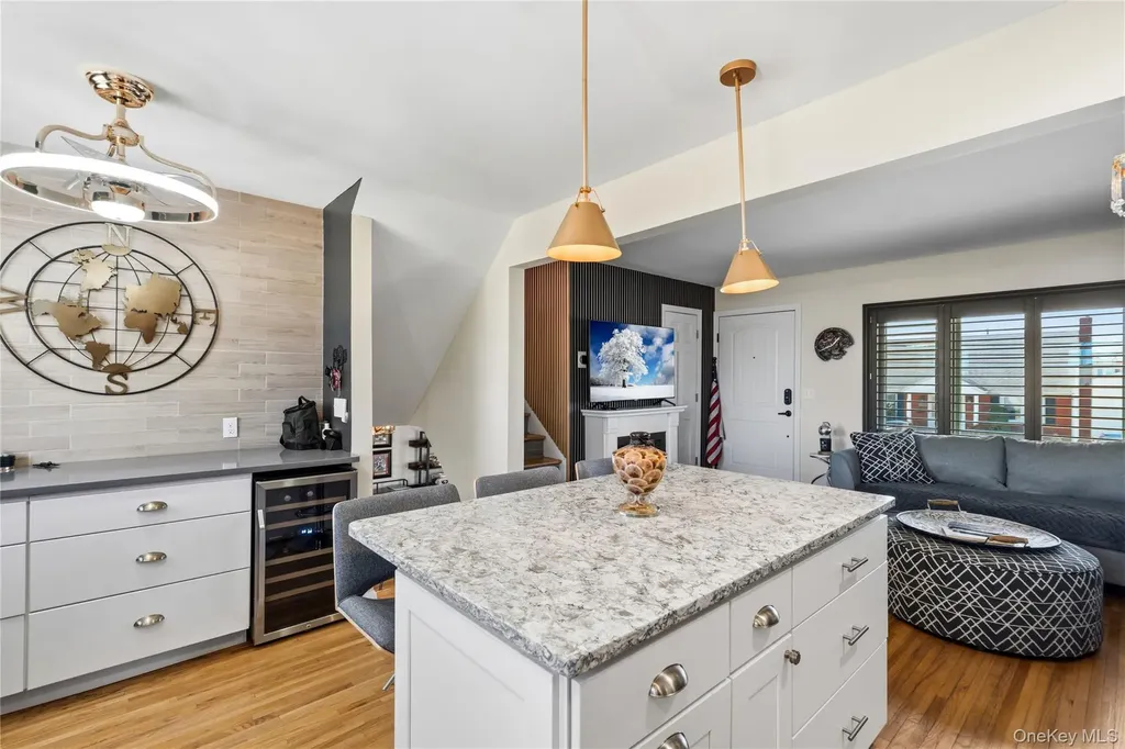 185 East Drive Copiague NY 11726