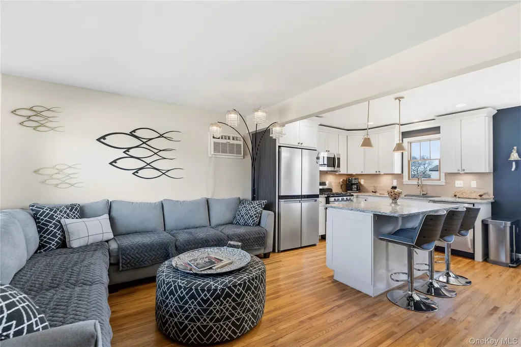 185 East Drive Copiague NY 11726