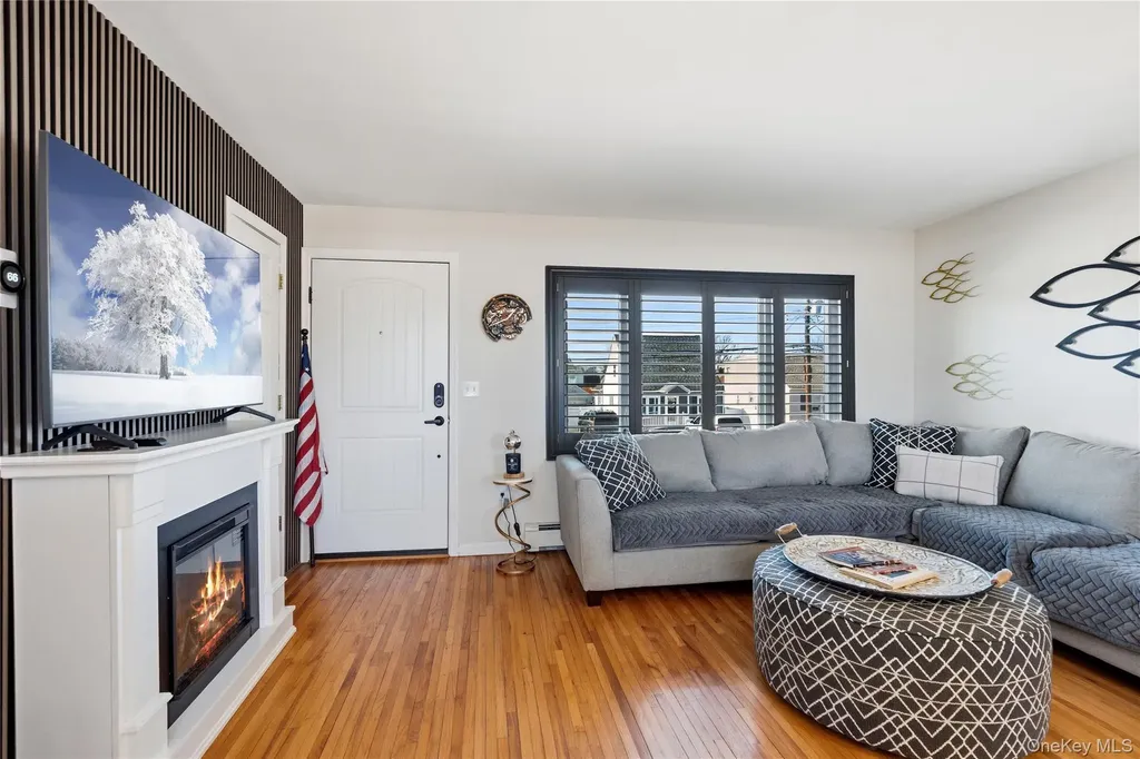 185 East Drive Copiague NY 11726
