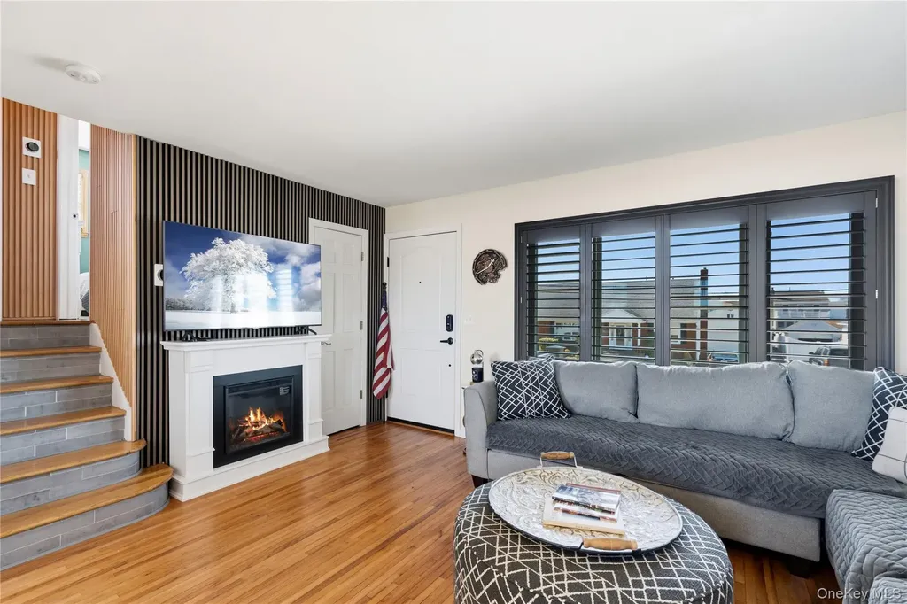 185 East Drive Copiague NY 11726
