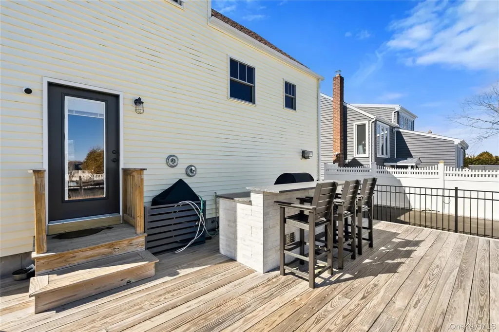 185 East Drive Copiague NY 11726