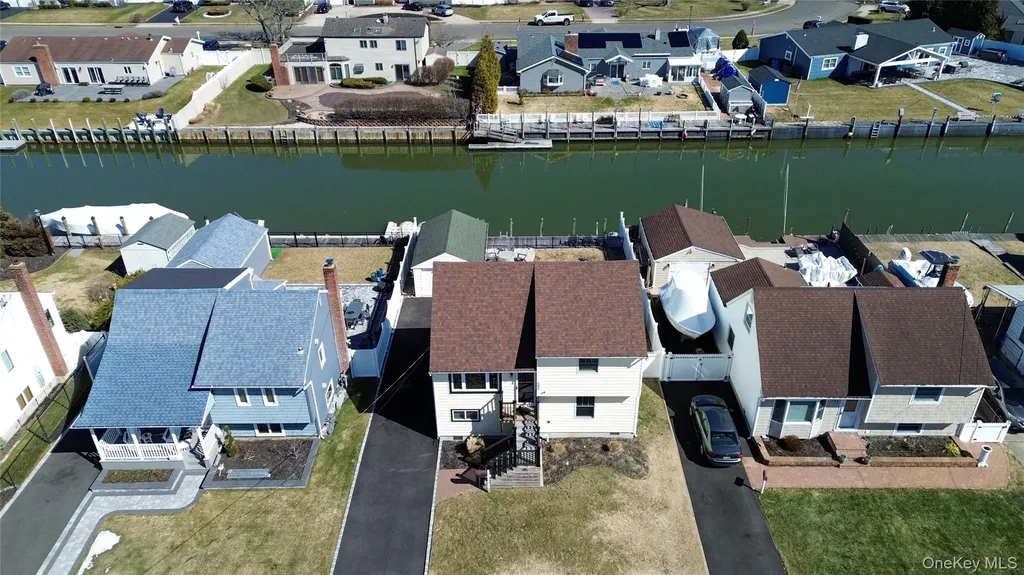 185 East Drive Copiague NY 11726