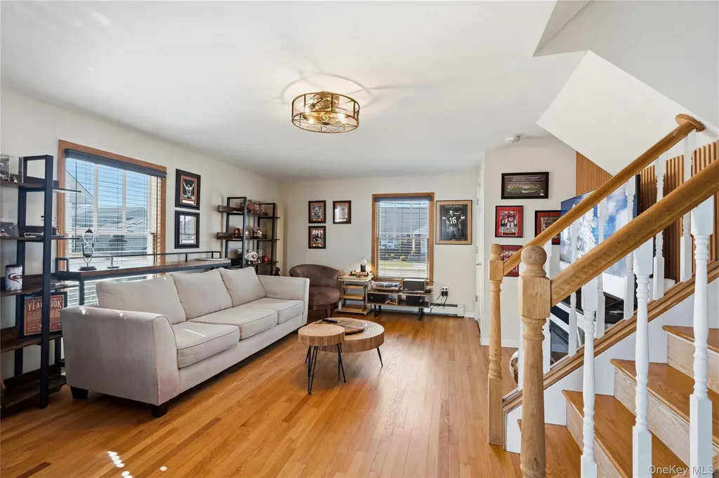 185 East Drive Copiague NY 11726