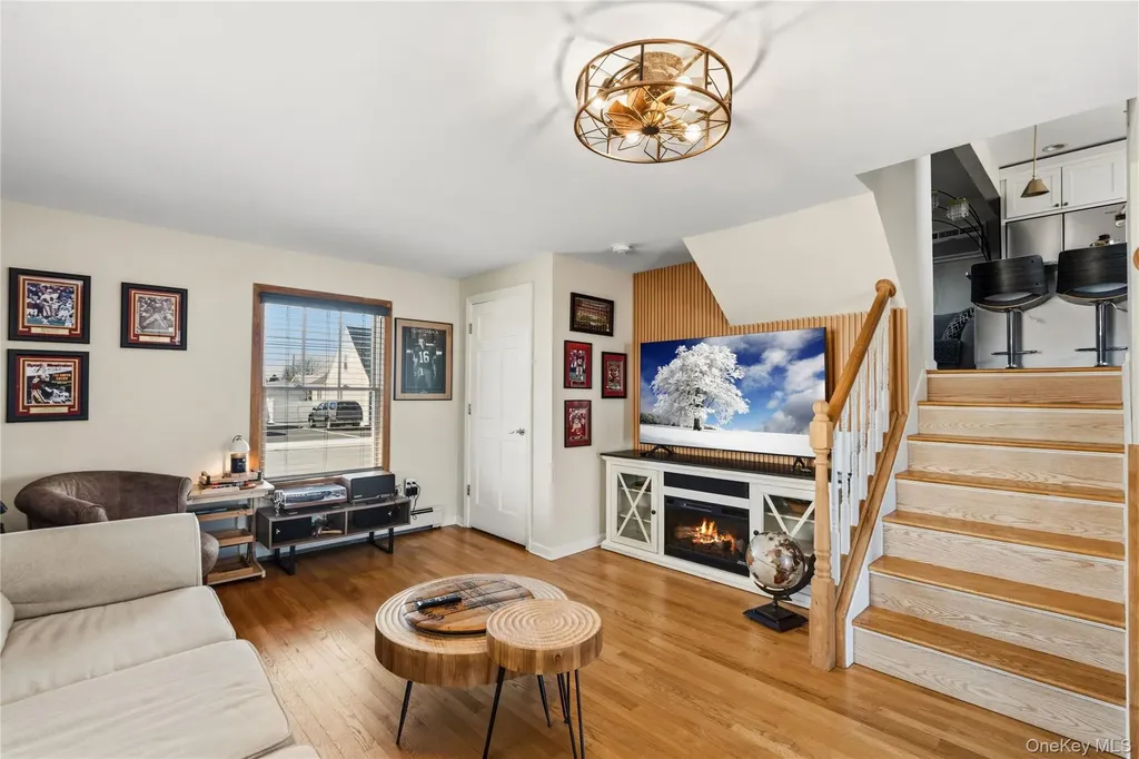 185 East Drive Copiague NY 11726