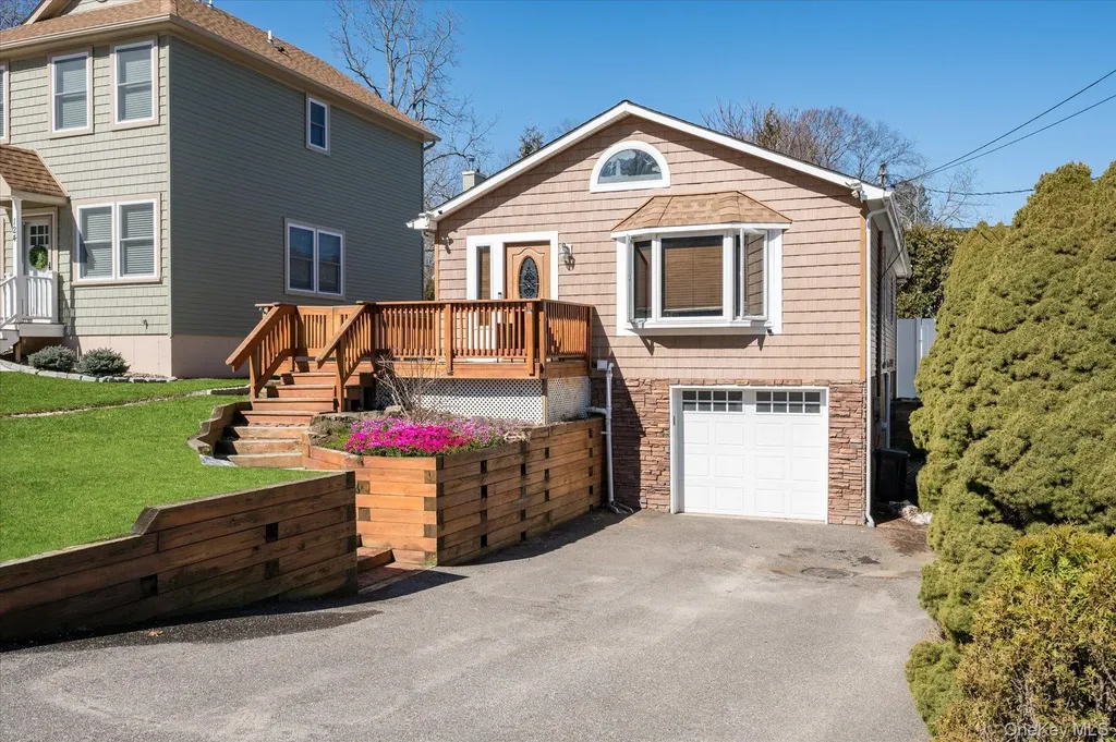 126 Walnut Road Kings Park NY 11754