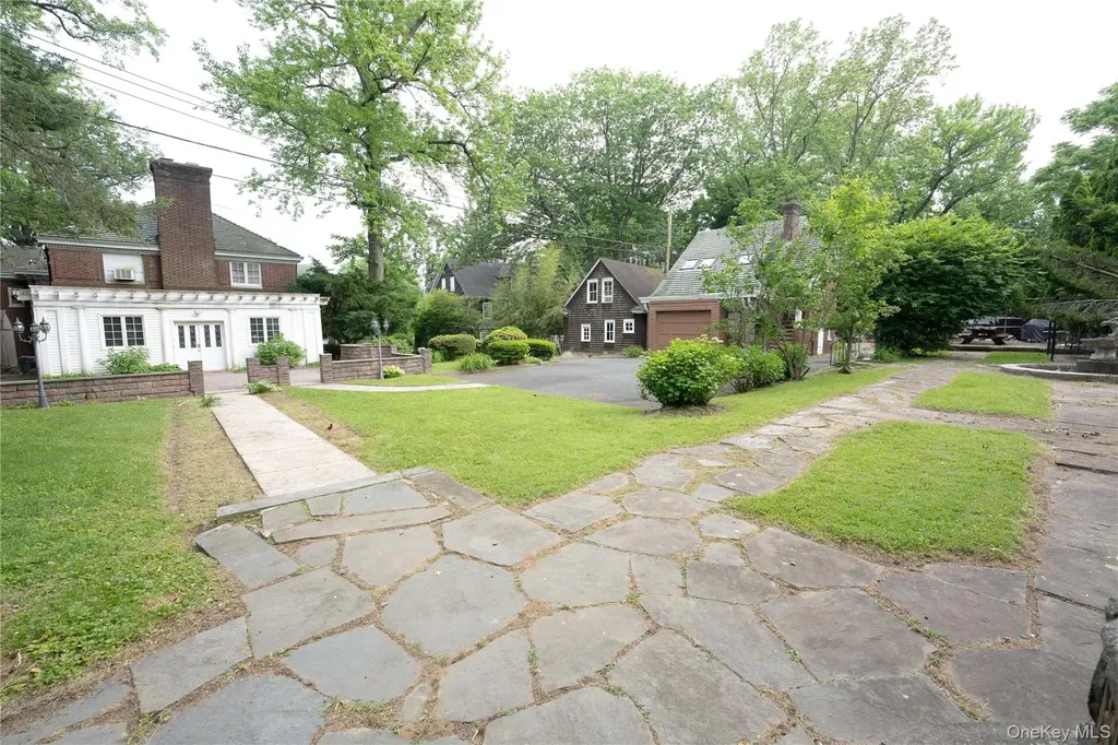 26 Overlook Circle New Rochelle NY 10804