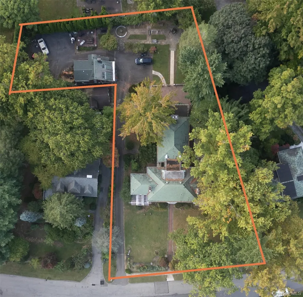 26 Overlook Circle New Rochelle NY 10804