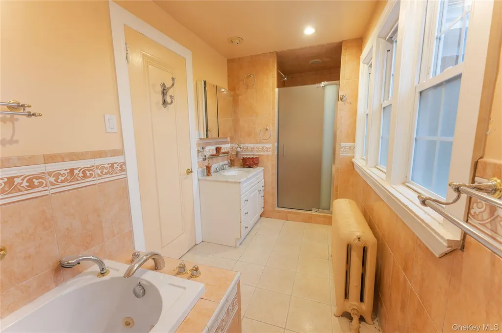 26 Overlook Circle New Rochelle NY 10804