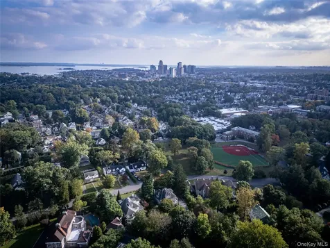 26 Overlook Circle New Rochelle NY 10804