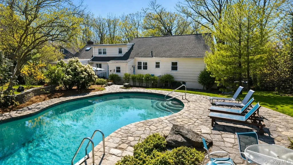 11 Iroquois Trail Harrison NY 10528