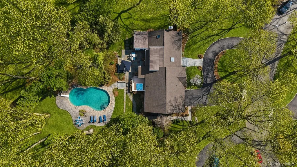 11 Iroquois Trail Harrison NY 10528