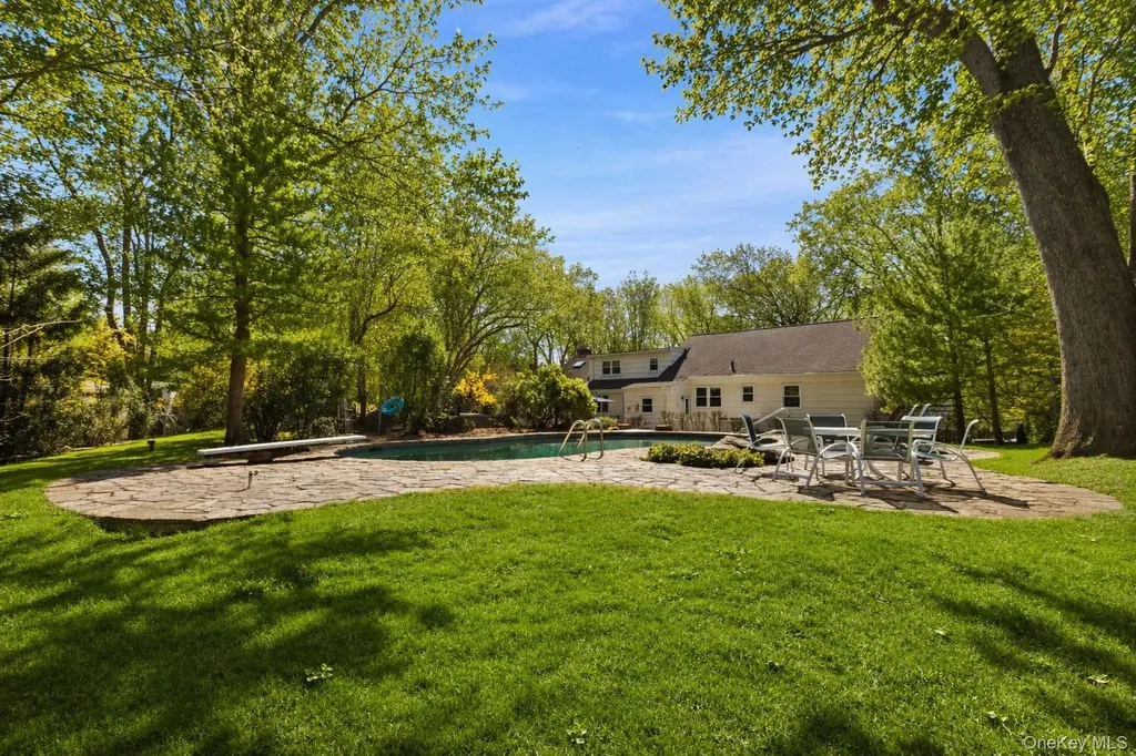 11 Iroquois Trail Harrison NY 10528