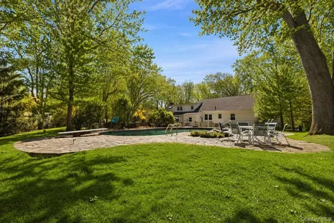 11 Iroquois Trail Harrison NY 10528
