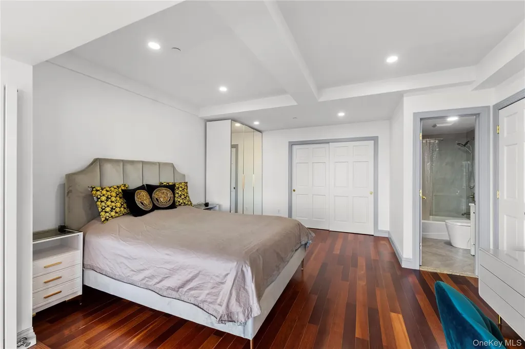 43-18 Main Street Flushing NY 11355
