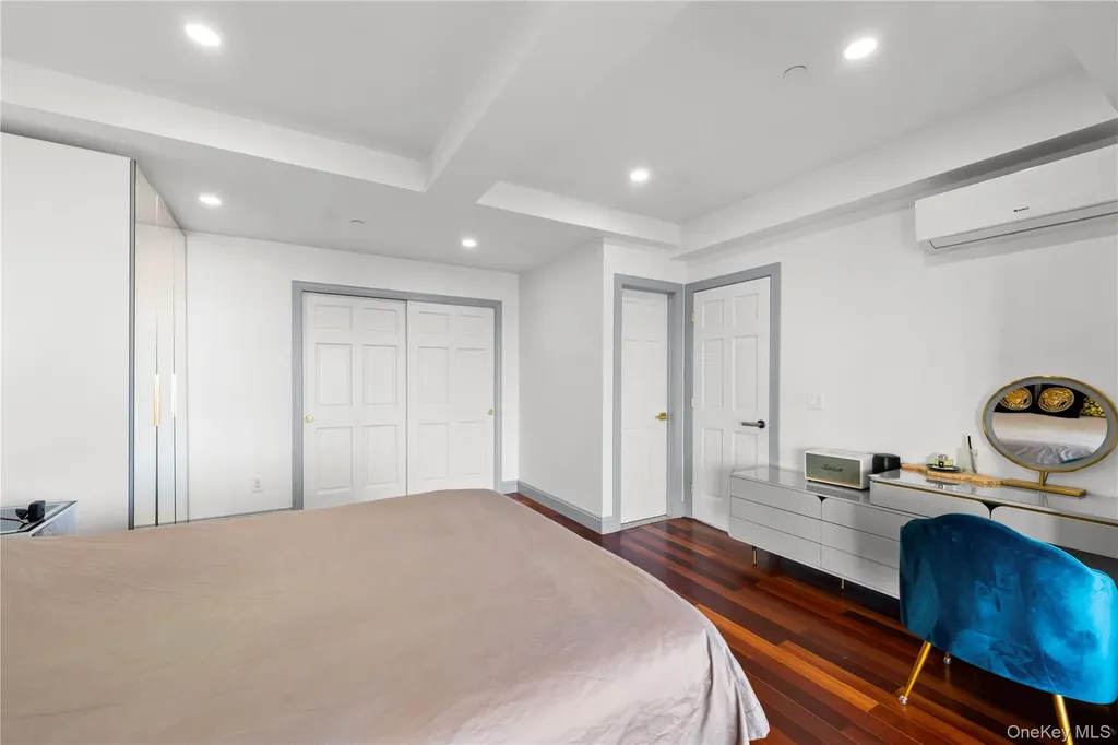 43-18 Main Street Flushing NY 11355